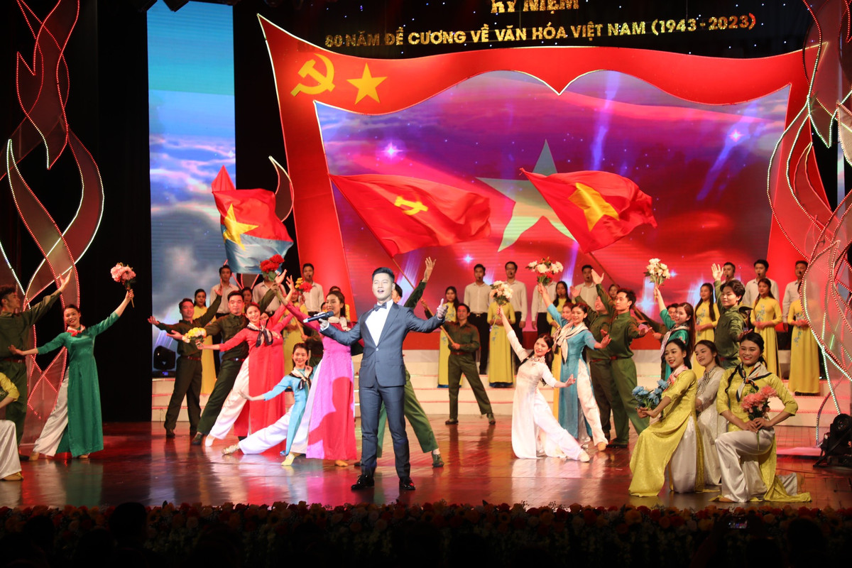 Thủ tướng Phạm Minh Chính: Chúng ta có quyền tự hào về phát triển văn hóa dân tộc - Hình 3 Thu tuong Pham Minh Chinh: Chung ta co quyen tu hao ve phat trien van hoa dan toc-Hinh-3