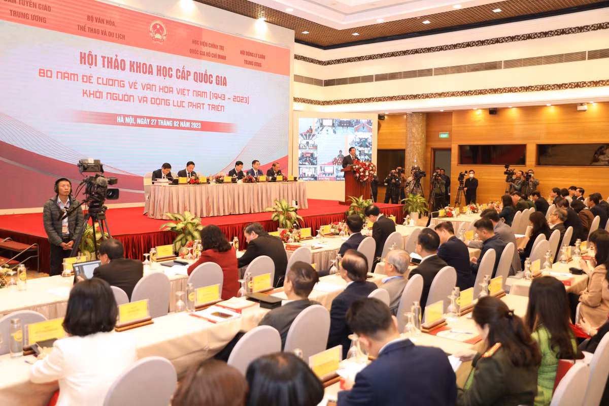 Khai mac Hoi thao khoa hoc 80 nam De cuong ve van hoa Viet Nam