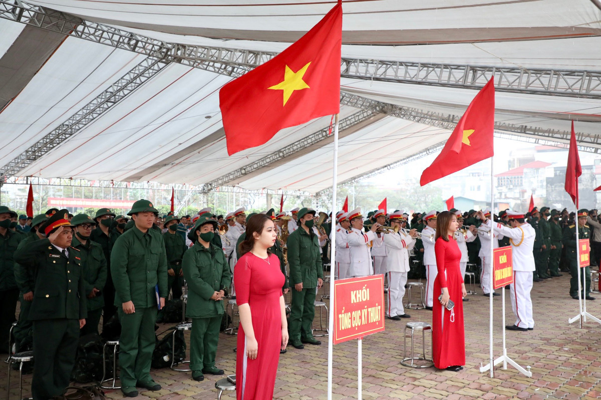 Sáng 6/2, tại Cung Thể thao Quần ngựa, Quận ủy - HĐND - UBND - Hội đồng Nghĩa vụ quân sự và nhân dân quận Ba Đình tổ chức Lễ giao nhận quân năm 2023.