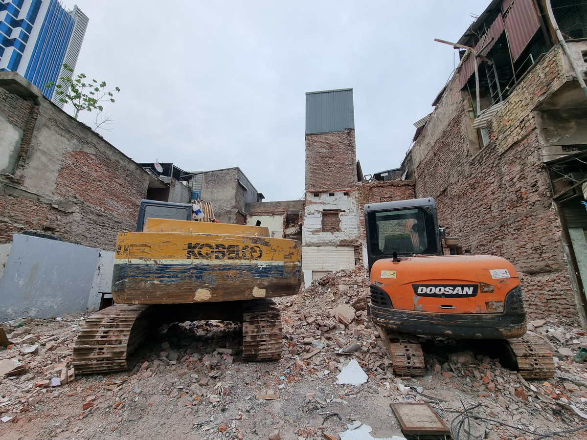 Được biết, khu vực giải phóng mặt bằng (GPMB) này có 110 hộ dân nằm trong diện quy hoạch phải di dời, phần lớn các hộ đã nhận tiền đền bù.