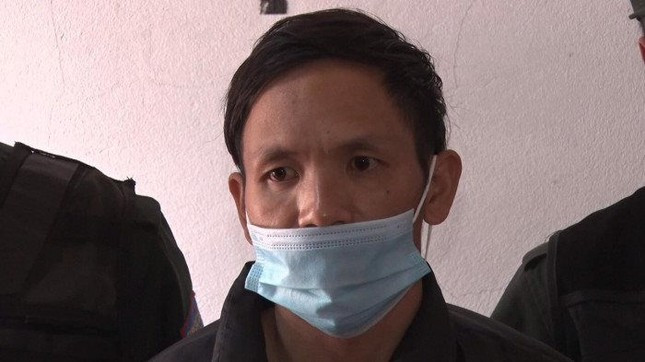  Vợ lên kế hoạch cùng nhân tình sát hại chồng: Hơn 1 năm trước, khi Tẩn Ú Mẩy (33 tuổi) bị chồng là Phàn Vần K (41 tuổi, trú tại bản Lùng Than, xã Mù Sang, huyện Phong Thổ) đánh, thường gọi điện tâm sự với Phàn Sần Tông (33 tuổi, ở bản Tân Séo Phìn, xã Mồ Sì San). Hai người rủ nhau xuống Hà Nội làm thuê và chung sống như vợ chồng. Sau đó, Tông và Mẩy về Lai Châu lên kế hoạch giết K. Công an tỉnh Lai Châu đang tạm giữ hình sự Tông để điều tra về hành vi giết người và đang truy bắt đối tượng Mẩy.