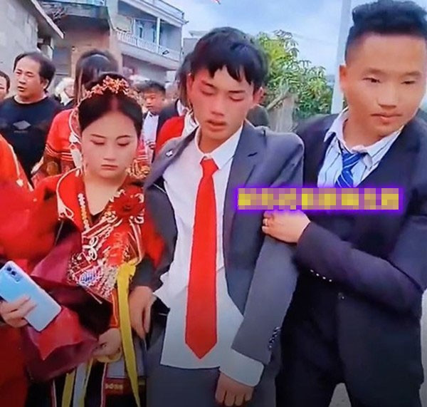 Chu re suy sup, “nuoc mat nhu mua” trong ngay trong dai, nguyen nhan gay tranh cai