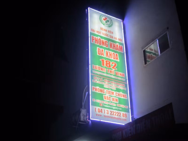 Được biết, thông tin về lịch tiêm vacxin được người dân cập nhật trên mạng.