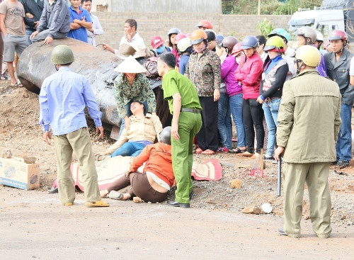 Nhung vu tai nan giao thong tham khoc tuan qua (20/12 - 26/12/2015)-Hinh-5