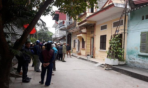 6. Hai vợ chồng người bán vé số bị sát hại dã man đêm Noel Ngày 25/12, gần 24 giờ sau khi phát hiện vụ án hai vợ chồng bị sát hại dã man đêm Noel ở số nhà 66/24 phố Chùa Thông (phường Sơn Lộc, thị xã Sơn Tây, thành phố Hà Nội), Công an thành phố Hà Nội đã bắt được thủ phạm gây án là Nguyễn Công Ngọc (SN 1990, thường trú tại tập thể Nhà máy Z151, Xuân Khanh, Sơn Tây, Hà Nội). Tại cơ quan điều tra, đối tượng khai nhận đã vào nhà nạn nhân, dùng búa, dao giết chết 2 người, cướp 3 nhẫn vàng, 2 khuyên tai vàng, 4 điện thoại di động, một mũ bảo hiểm và một đôi dép, sau đó đốt nhà nạn nhân để che giấu hành vi phạm tội rồi tẩu thoát.