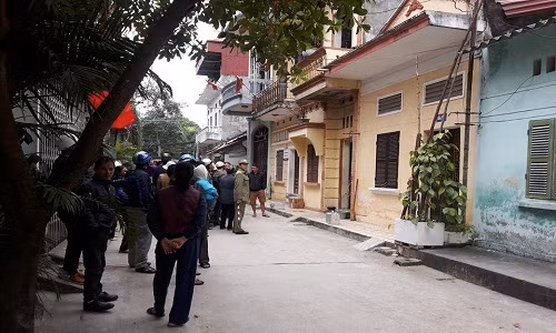 6. Hai vợ chồng người bán vé số bị sát hại dã man đêm Noel Ngày 25/12, gần 24 giờ sau khi phát hiện vụ án hai vợ chồng bị sát hại dã man đêm Noel ở số nhà 66/24 phố Chùa Thông (phường Sơn Lộc, thị xã Sơn Tây, thành phố Hà Nội), Công an thành phố Hà Nội đã bắt được thủ phạm gây án là Nguyễn Công Ngọc (SN 1990, thường trú tại tập thể Nhà máy Z151, Xuân Khanh, Sơn Tây, Hà Nội). Tại cơ quan điều tra, đối tượng khai nhận đã vào nhà nạn nhân, dùng búa, dao giết chết 2 người, cướp 3 nhẫn vàng, 2 khuyên tai vàng, 4 điện thoại di động, một mũ bảo hiểm và một đôi dép, sau đó đốt nhà nạn nhân để che giấu hành vi phạm tội rồi tẩu thoát.