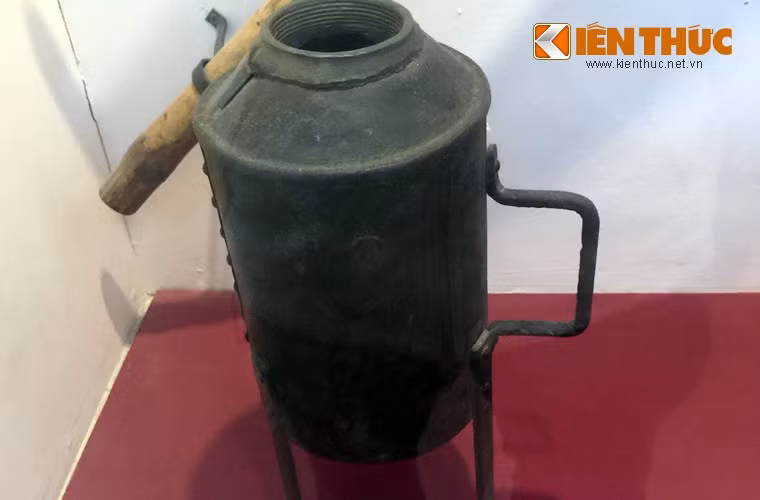 Mìn lõm do quân giới Việt Nam sản xuất năm 1949.