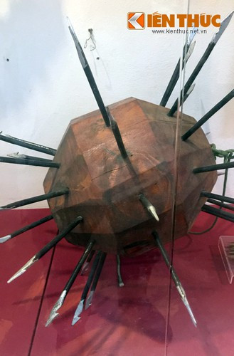 Chông đu do dân quân Tây Nguyên chế tạo để đánh địch trong kháng chiến chống Mỹ. Chính những vũ khí thô sơ này đã khiến cho quân Mỹ phải khiếp sợ hơn cả đạn súng.