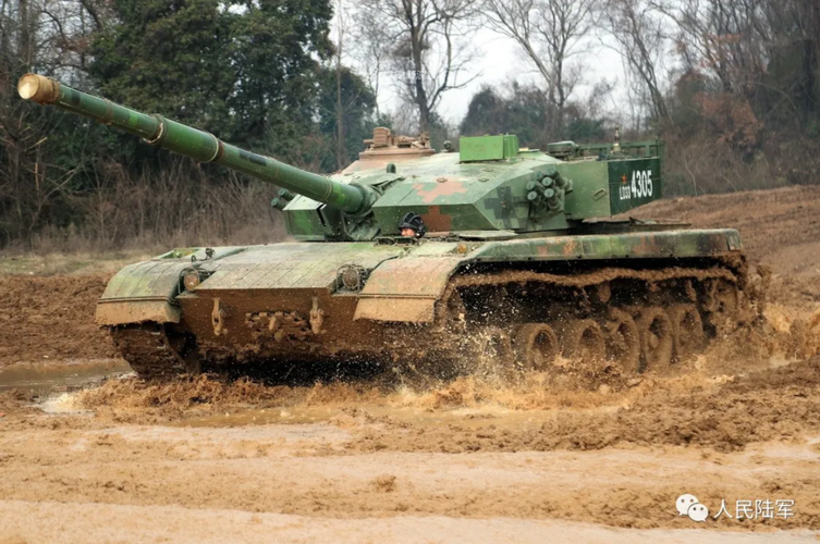 Type-96 được coi là đứa con đầy tự hào của binh chủng tăng thiết giáp Trung Quốc, những chiếc tăng hạng nặng này đã phần nào thoát được tiếng copy nguyên bản từ vũ khí Nga.