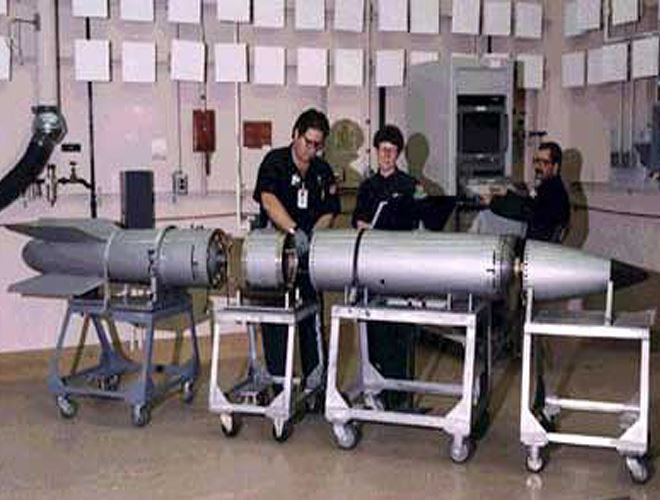 Theo ông Samuels, cuộc thử nghiệm này được tiến hành sau nhiều năm lên kế hoạch, thiết kế, phân tích, thử nghiệm và thẩm định để tích hợp B61-12 với F-15E Strike Eagle. Các cuộc thử nghiệm đáp ứng mọi tiêu chí, cả về hiệu suất và an toàn.