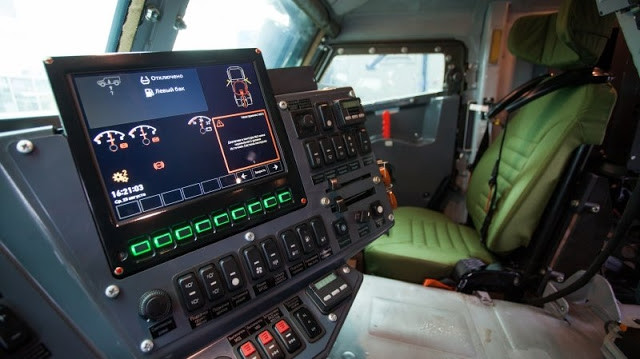 Cùng với khả năng tùy chọn vũ khí, khả năng bảo vệ của Typhoon-VDV cũng rất ấn tượng. Xe có thể chịu được vụ nổ 8kg TNT dưới gầm.