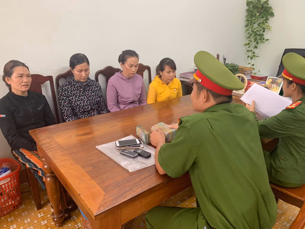 Triệt phá đường dây lô đề trên 5 tỷ đồng/tháng ở Đắk Lắk Triet pha duong day lo de tren 5 ty dong/thang o Dak Lak