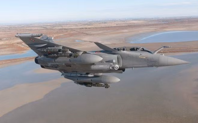 "Về vấn đề này, Su-35 thực sự là một sự lựa chọn tệ hơn và không đáp ứng các yêu cầu của New Delhi khi thiếu hoàn toàn khả năng tùy biến", truyền thông Ấn Độ cho biết.