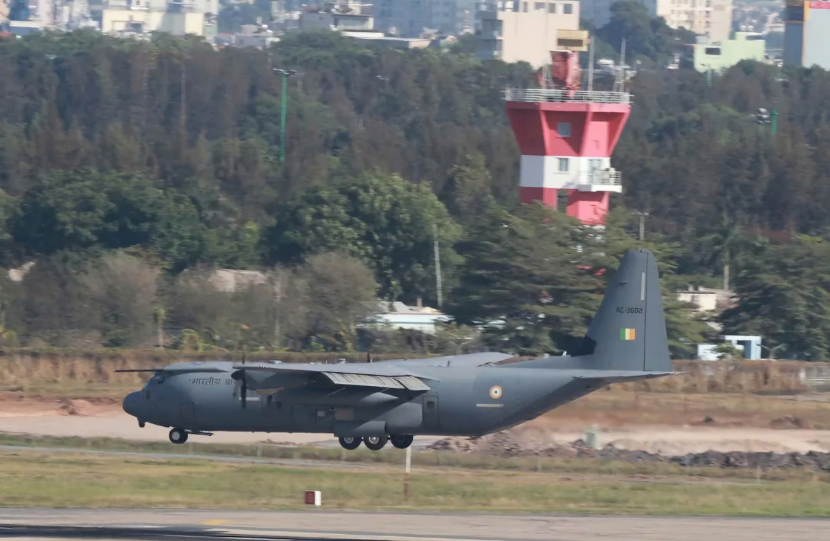 Xá lợi Đức Phật được cung rước bằng chuyên cơ đã đến Việt Nam Xa loi Duc Phat duoc cung ruoc bang chuyen co da den Viet Nam