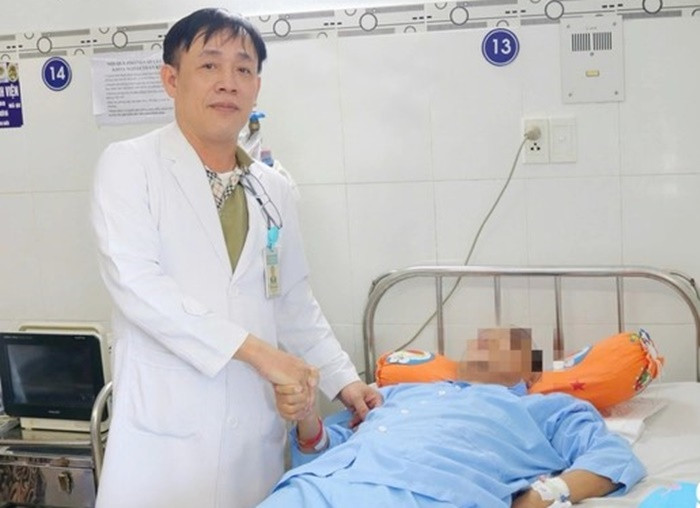 Cuu song nguoi dan ong o Ninh Thuan bi xuat huyet nao nguy kich