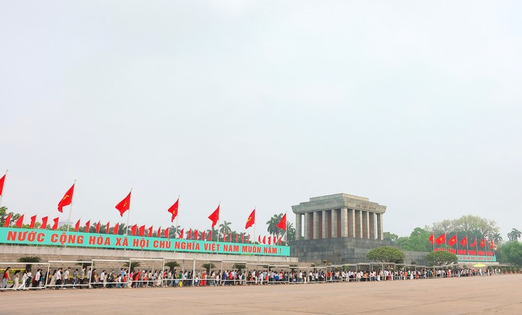 Cac diem di tich, du lich Ha Noi dong kin khach dip nghi le