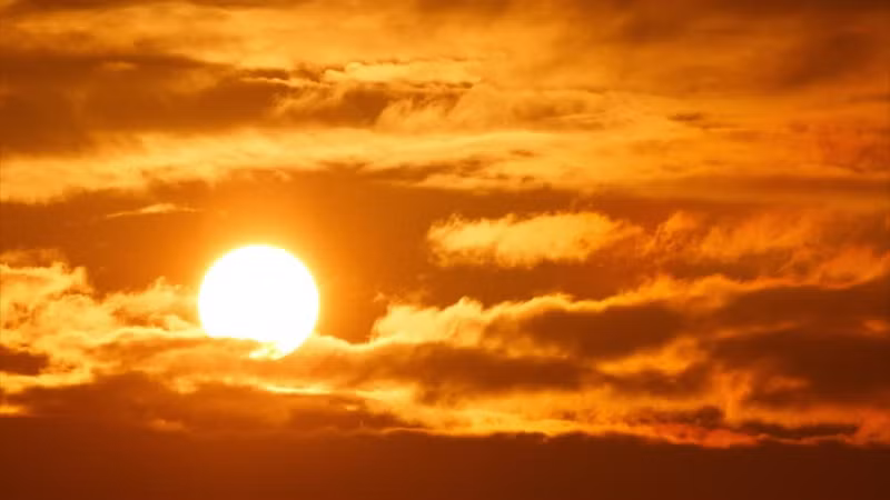 Phong ngua su co suc khoe trong ngay nang nong