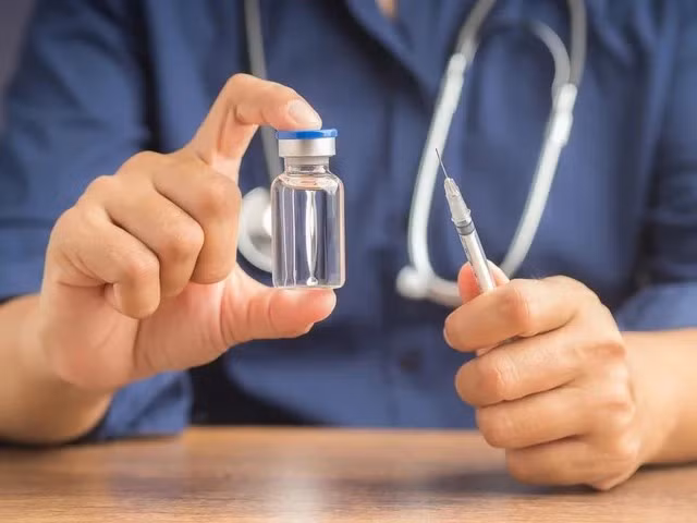 Anh trien khai vac xin moi dieu tri 15 loai ung thu