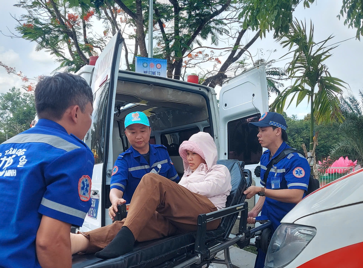 Gan 300 nguoi can ho tro y te tai Dai le Vesak