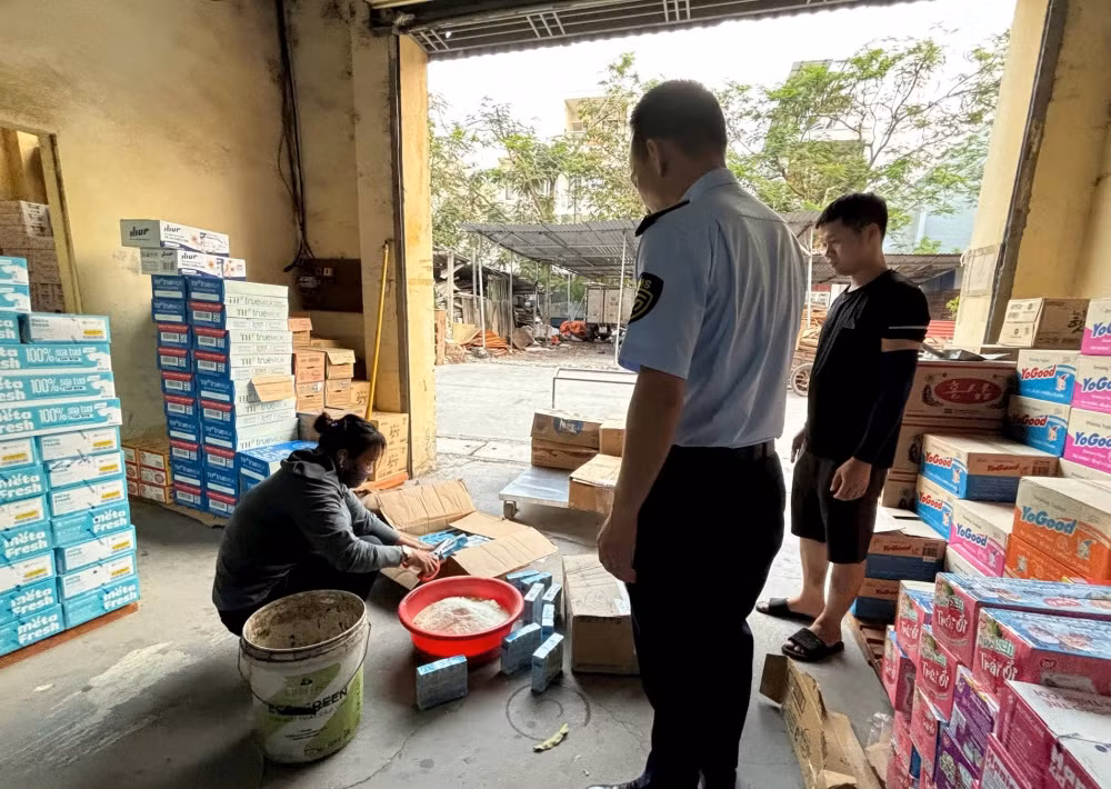 Hai Duong tieu huy hon 420 san pham sua nhap lau