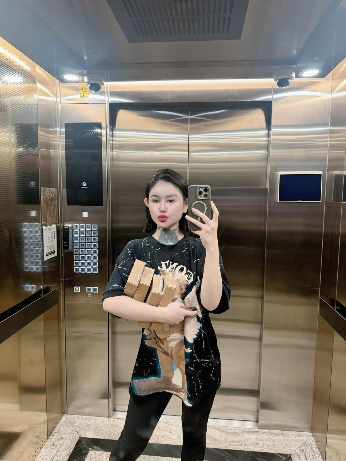 Hiện tượng mạng âm thầm nỗ lực, trau dồi bản thân, luyện tập thể dục thể thao. (Ảnh: FBNV)