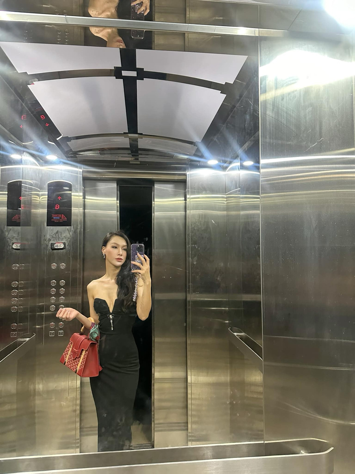 Vắng bóng trên truyền hình nhưng nữ MC sinh năm 1987 vẫn được đông đảo người hâm mộ theo dõi qua mạng xã hội.