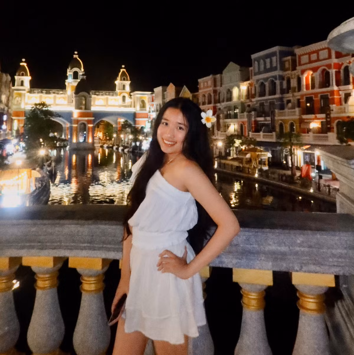 Jenny Huỳnh là cái tên không còn xa lạ với giới trẻ, đặc biệt là lứa Gen Z. Trong nhiều năm qua, cô bạn đã gặt hái được những thành công đáng kể.