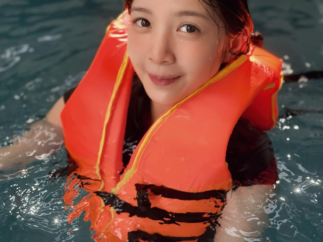 Hoàng Huyền sở hữu đôi mắt to tròn trong vắt, gương mặt nhỏ nhắn cùng nét mặt đáng yêu.