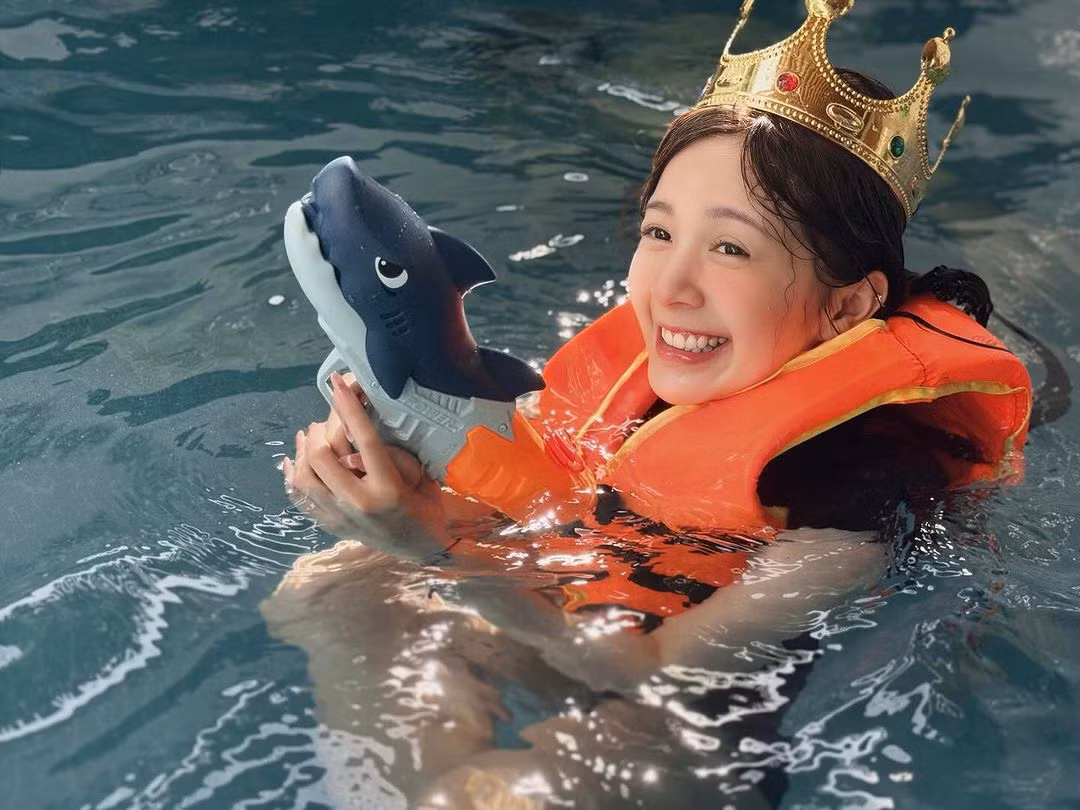 Cô từng theo học tại trường Đại học Sư phạm Hà Nội với ước mơ trở thành một nhà giáo. Ngay từ thời sinh viên cô nàng đã vô cùng nổi bật với vẻ ngoài của mình và thường được nhắc đến với danh xưng "hot girl sư phạm".