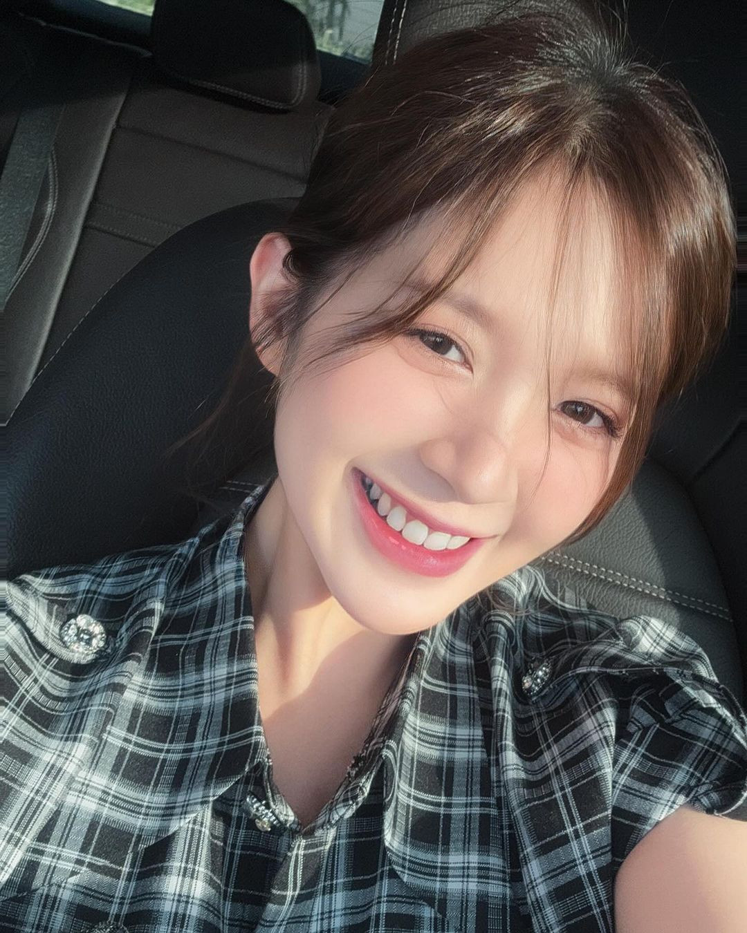 Dù chỉ cao vỏn vẹn 1m53 nhưng Hoàng Huyền lại sở hữu nhan sắc thanh thuần, kẹo ngọt. Mỗi lần nàng hot girl cười rộ lên đều khiến trái tim người đối diện tan chảy. (Ảnh: IGNV)