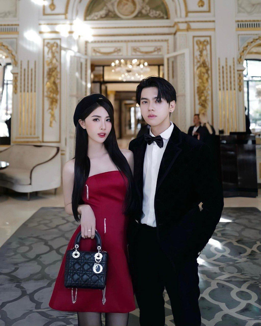 Được biết, lễ dạm ngõ của cặp đôi đã diễn ra vào tháng 7 tại nhà riêng. Vào ngày 30/10 này, đôi trai tài gái sắc sẽ chính thức làm đám cưới sau gần 4 năm bên nhau.