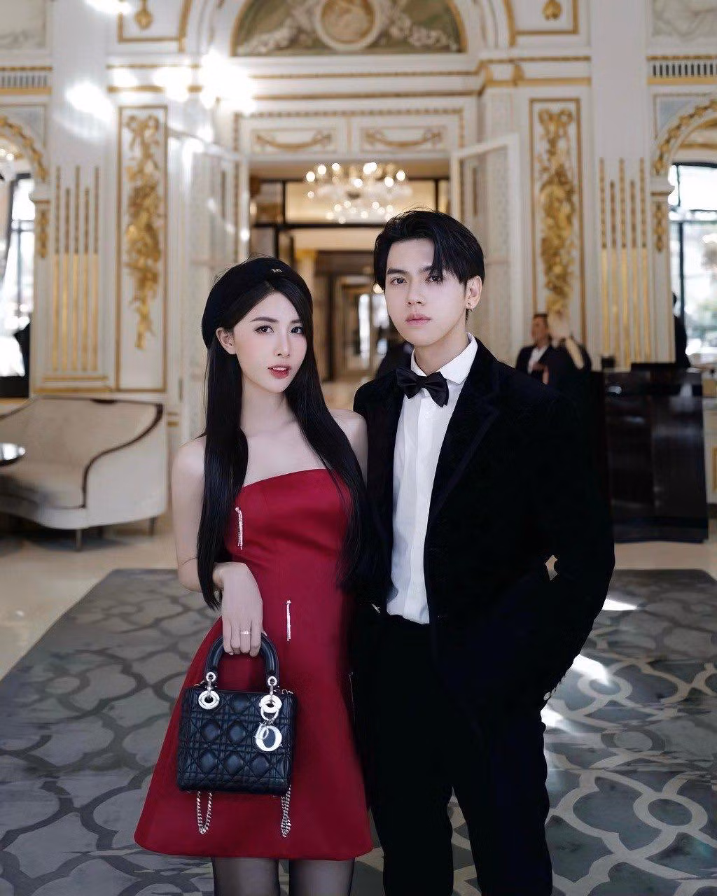 Được biết, lễ dạm ngõ của cặp đôi đã diễn ra vào tháng 7 tại nhà riêng. Vào ngày 30/10 này, đôi trai tài gái sắc sẽ chính thức làm đám cưới sau gần 4 năm bên nhau.