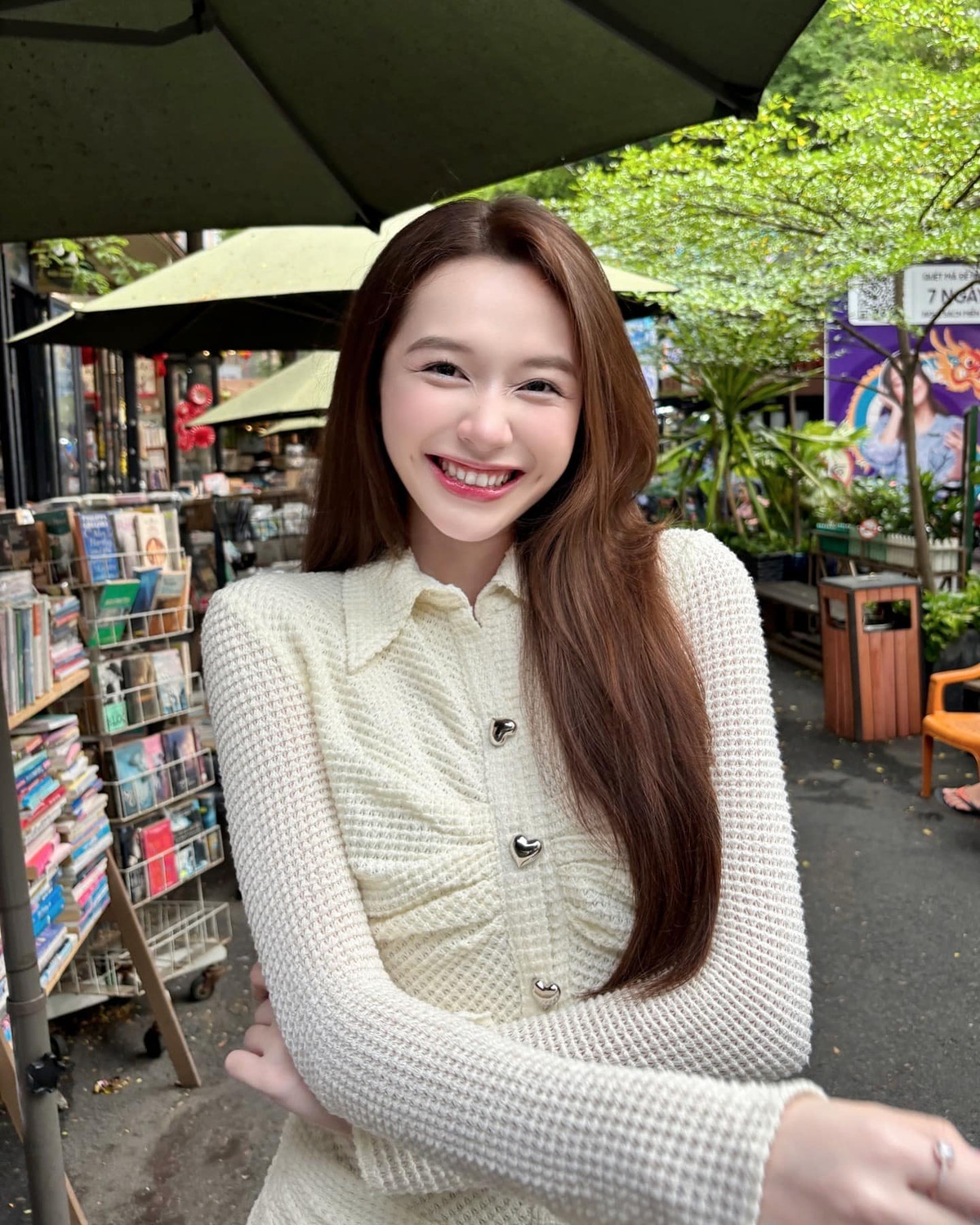 Thảo trang sở hữu nụ cười tỏa nắng với chiếc má lúm đốn tim người đối diện. (Ảnh: IGNV)