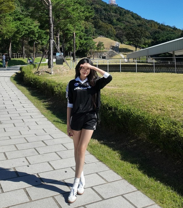 Đoàn Văn Hậu - Doãn Hải My trước đó cũng đã khoe ảnh check in tại tháp Namsan (Hàn Quốc).