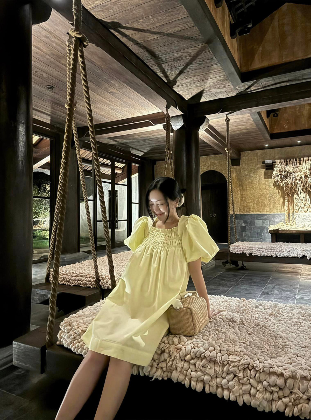 Hồi tháng 7/2024, vợ Hà Đức Chinh hạ sinh con trai đầu lòng. Hà Đức Chinh - Mai Hà Trang đã tổ chức tiệc thôi nôi hoành tráng hôm 6/8.