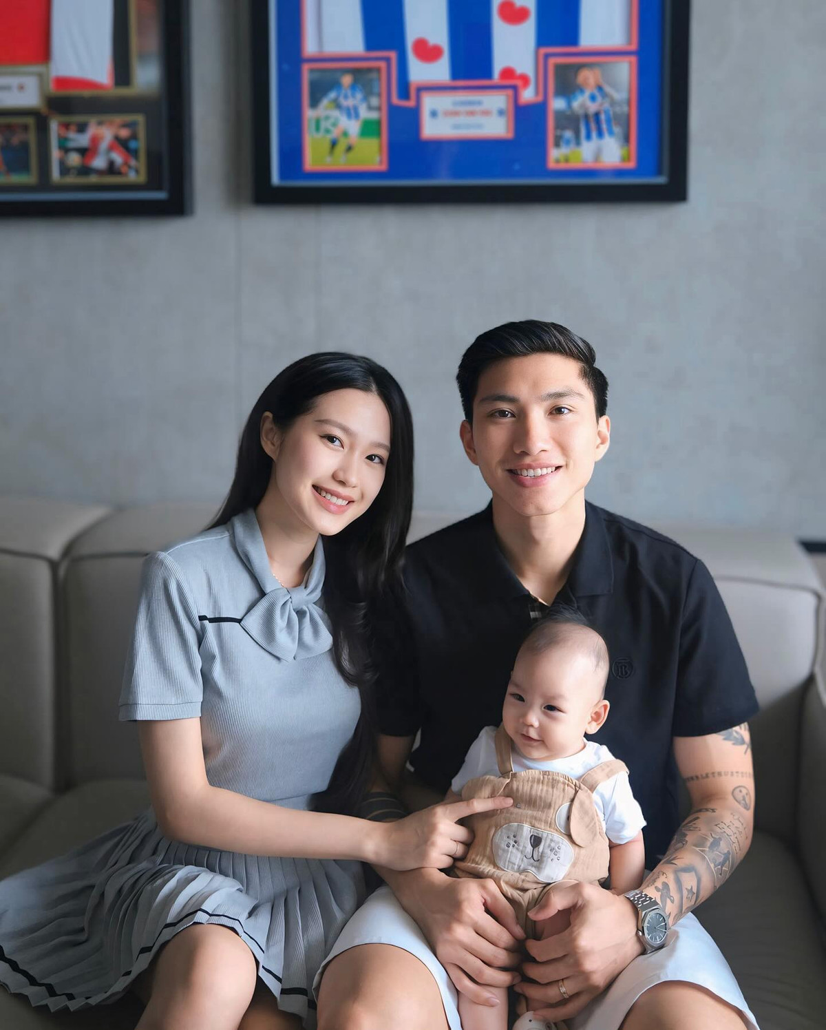 Trong chuyến sang Hàn Quốc vừa rồi, cặp vợ chồng nhờ gia đình nội ngoại chăm sóc bé Minh Đăng trong thời gian bố mẹ vắng nhà. (Ảnh: IG Doãn Hải My)