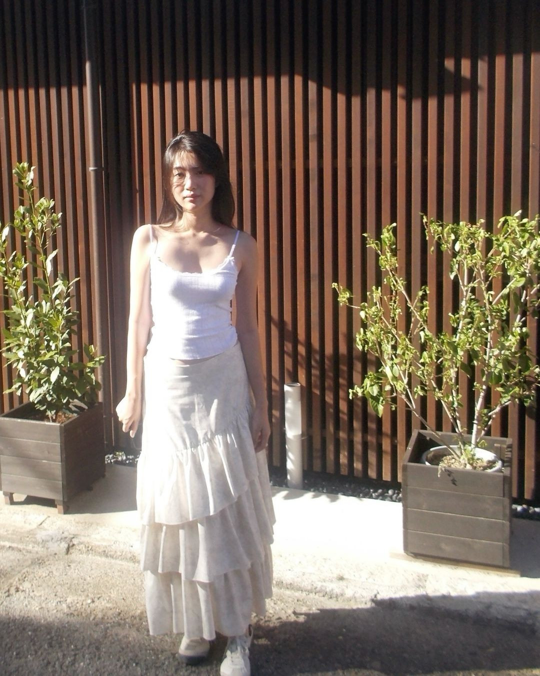 Vlog của Hà Thi mang đến vibe chill chill, nhẹ nhàng kèm theo đó là những năng lượng, vui vẻ từ “bà chủ kênh”.