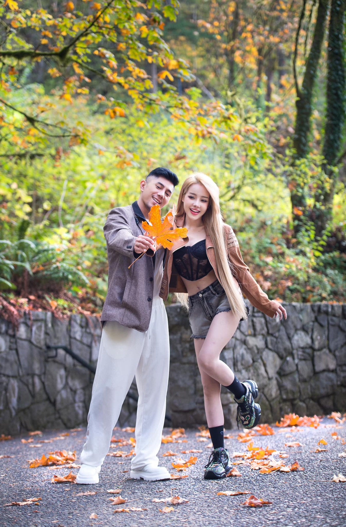 Lương Bằng Quang và Ngân 98 là cặp đôi dính phải không ít thị phi trong showbiz Việt. Tính đến thời điểm hiện tại, cả hai đã gắn bó đúng 7 năm nhưng có lúc ngắt quãng, chia tay trong ồn ào.