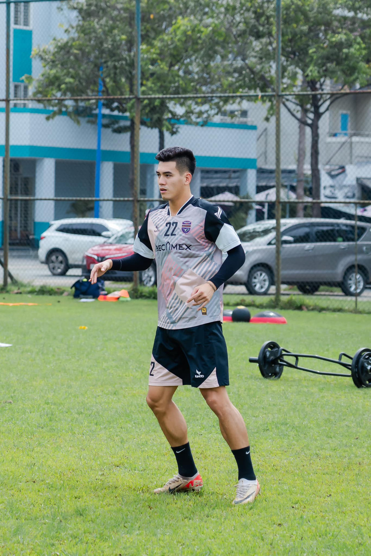 Trận đấu giữa tuyển Việt Nam và Ấn Độ diễn ra lúc 18 giờ ngày 12.10 trên sân Thiên Trường.