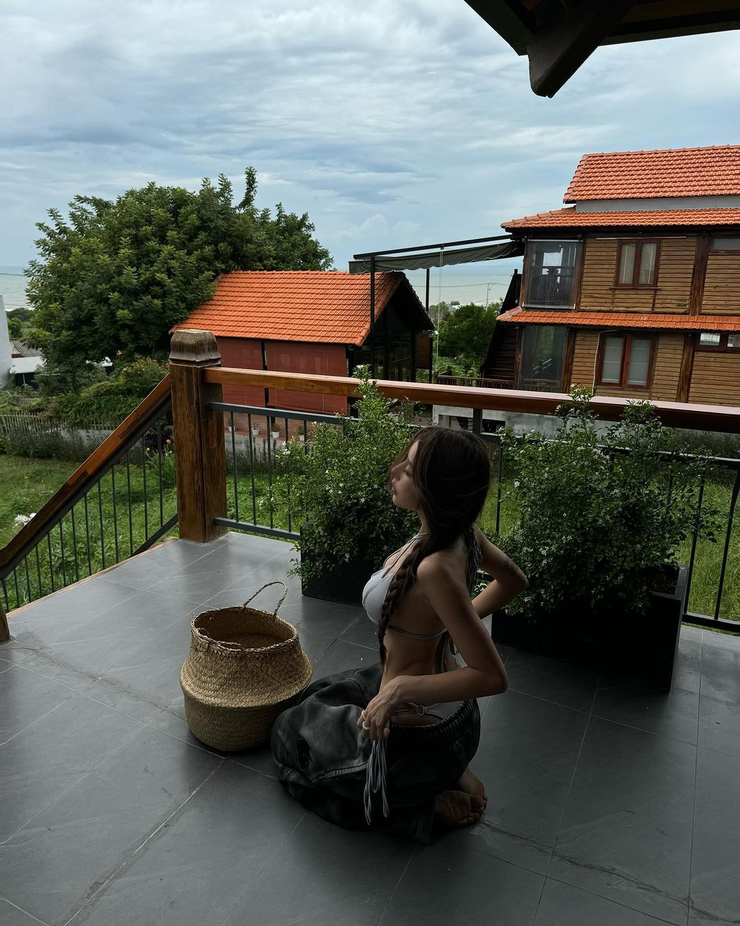 Hõm lưng như tượng tạc của Grape Phạm là niềm mơ ước của nhiều cô gái. Thậm chí nhiều người không ngại mạnh tay chi tiền để có được thân hình như vậy.