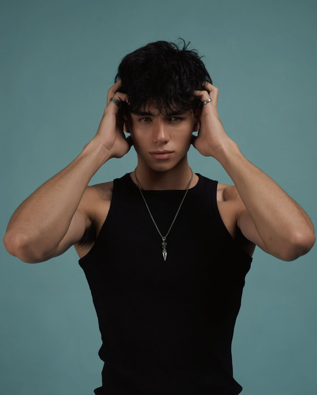 Nhiều người hâm mộ ưu ái gọi anh chàng là "Hoàng tử lai" của làng bóng rổ. (Ảnh: Tiktok, FBNV)