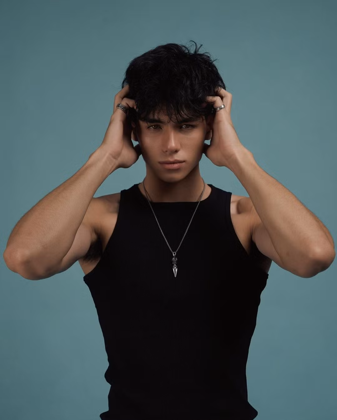 Nhiều người hâm mộ ưu ái gọi anh chàng là "Hoàng tử lai" của làng bóng rổ. (Ảnh: Tiktok, FBNV)