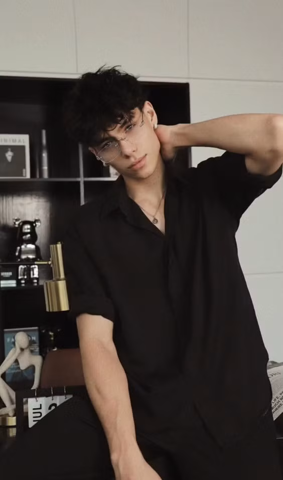 Chỉ mới 22 tuổi nhưng Việt Mỹ đã cao gần 2m - chiều cao khiến nhiều người ngưỡng mộ.