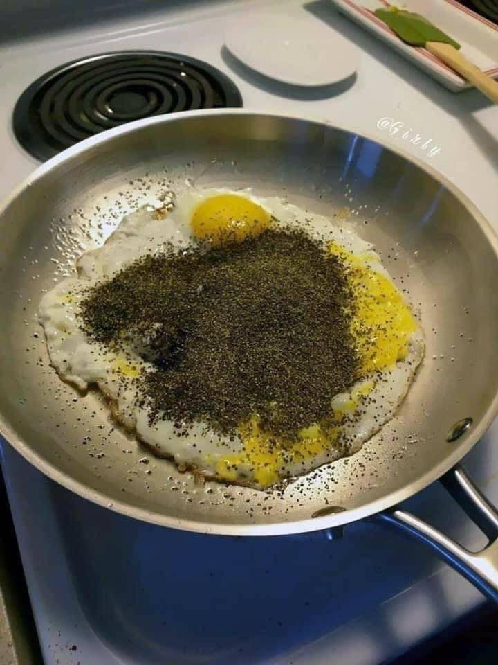 Không biết nên gọi là trứng rán hay tiêu rán nữa...