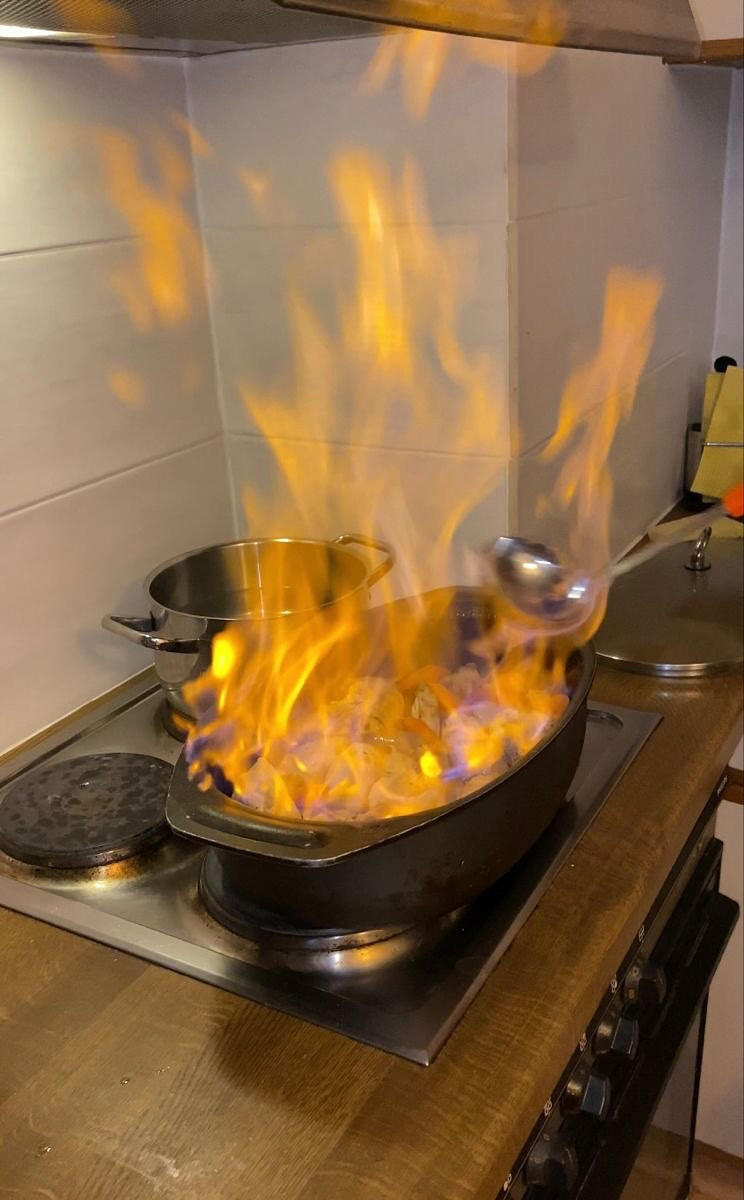 Xắn tay vào bếp song không phải ai cũng đủ khéo léo để cho ra mắt siêu phẩm.