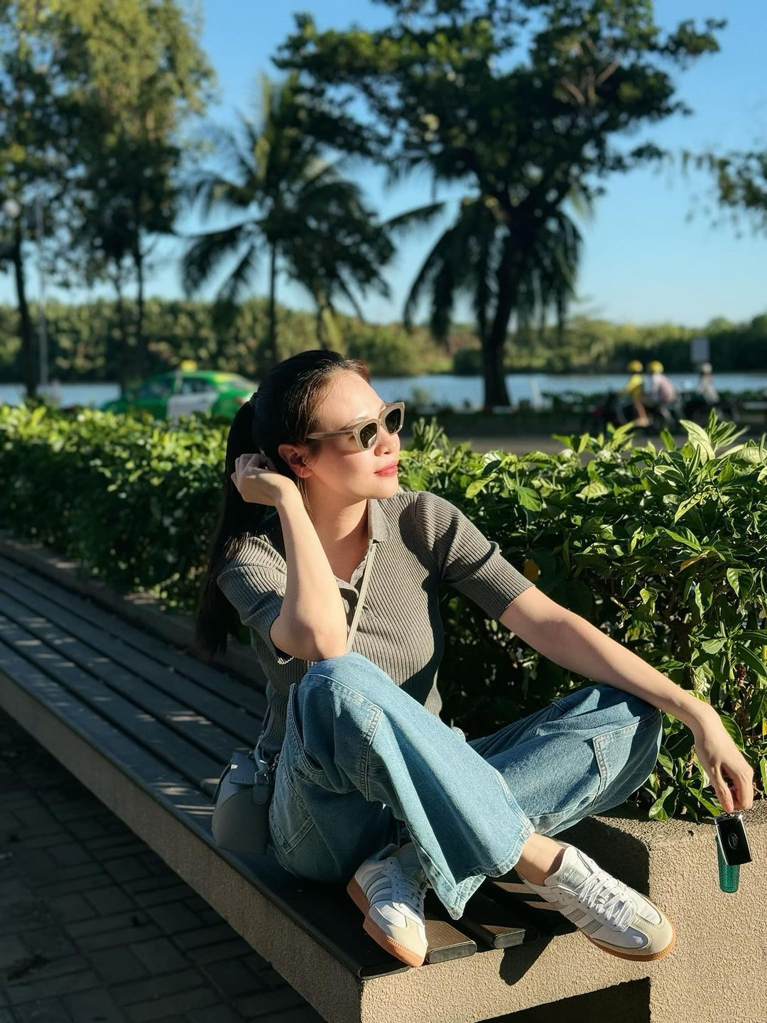 Đàm Thu Trang và Cường Đô La kết hôn vào tháng 7/2019. Cặp vợ chồng lần lượt chào đón 2 con là Suchin (4 tuổi), Sutin (hơn 1 tuổi). Ngoài ra, nam doanh nhân còn 1 cậu con trai với Hồ Ngọc Hà tên Subeo, sinh năm 2010.