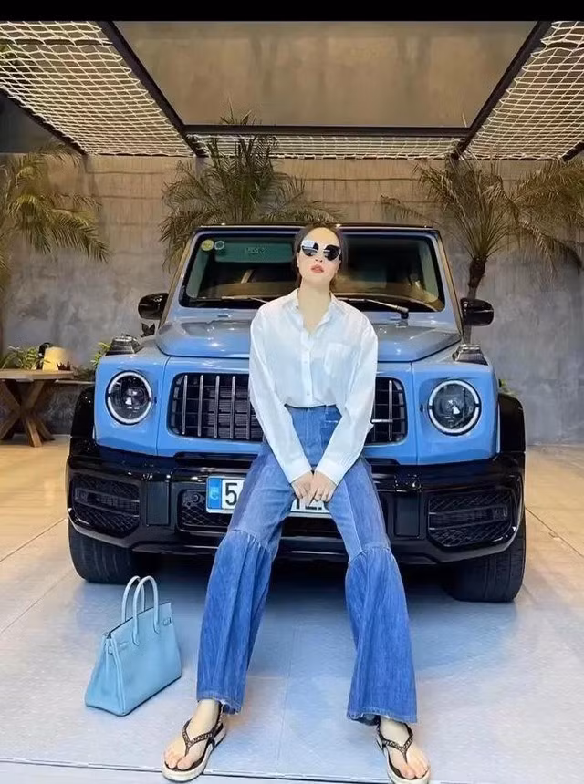 Cường Đôla và Đàm Thu Trang sở hữu nhiều bất động sản với giá trị không phải dạng vừa. Không chỉ vậy, Cường Đô La còn sở hữu bộ sưu tập siêu xe không thua kém ai trong showbiz Việt.