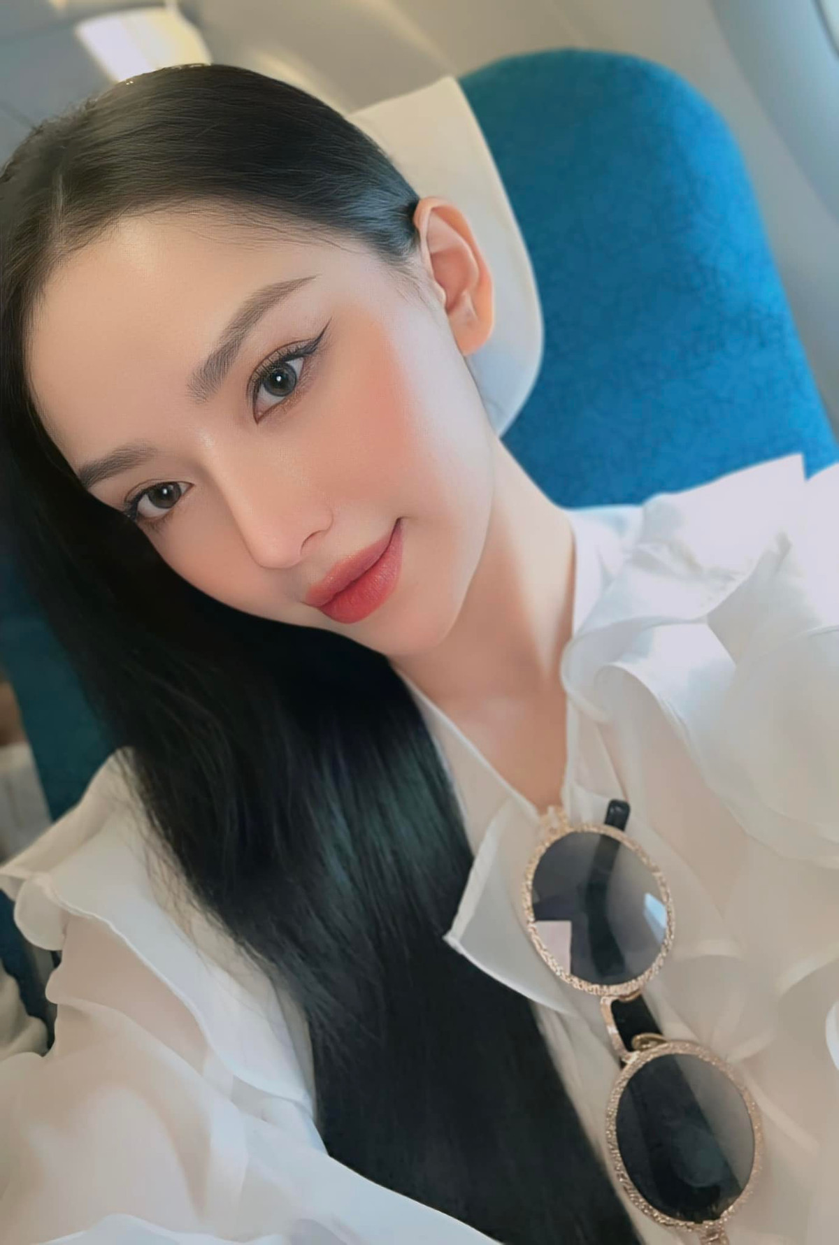 Trên mạng xã hội, Bảo Trân sống khá kín tiếng, thỉnh thoảng cô nàng cập nhật về cuộc sống thường ngày cùng những chuyến du lịch.