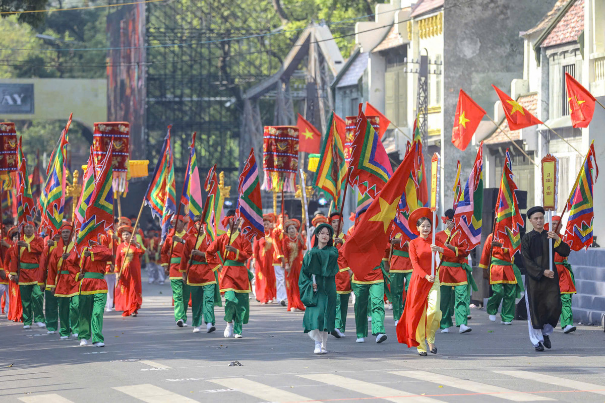 Chương trình “Ngày hội Văn hóa vì hòa bình” khép lại với những hình ảnh tuyệt đẹp tôn vinh văn hóa, di sản Hà Nội, đồng thời thể hiện tinh thần đoàn kết đồng lòng của Đảng bộ, chính quyền và nhân dân Thủ đô trong sự nghiệp xây dựng, phát triển Thủ đô Hà Nội - Thành phố Vì hòa bình - Thành phố sáng tạo. cùng tinh thần đoàn kết của nhân dân Thủ đô, bạn bè quốc tế để lan tỏa thông điệp vì hòa bình.