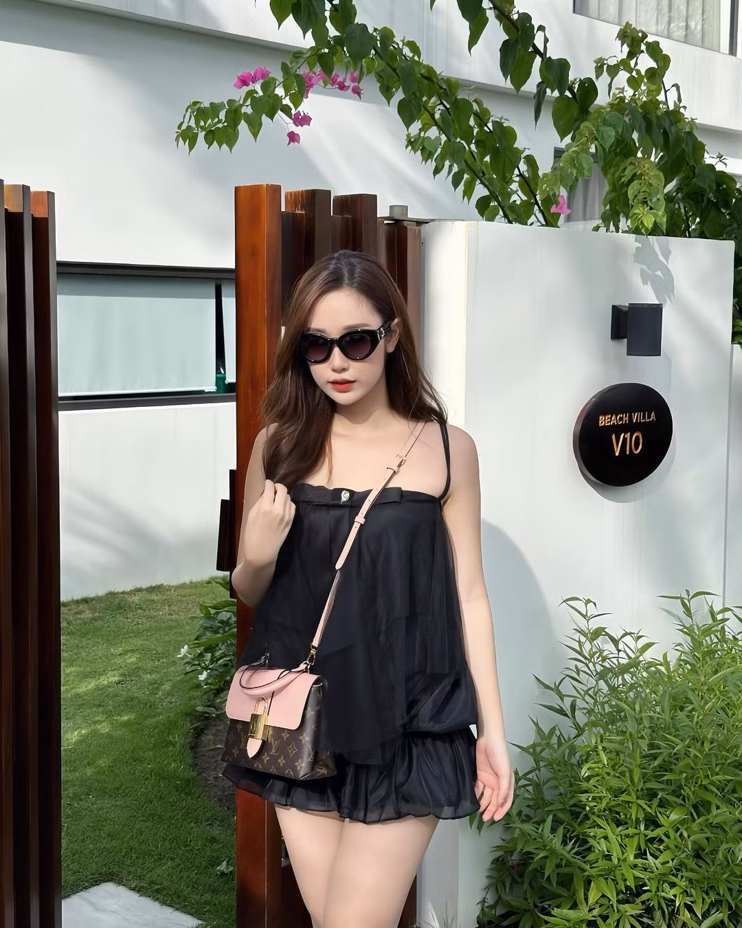 Nhân vật Tố trong Lối Về Miền Hoa do cô nàng thủ vai để lại nhiều ấn tượng trong lòng khán giả.